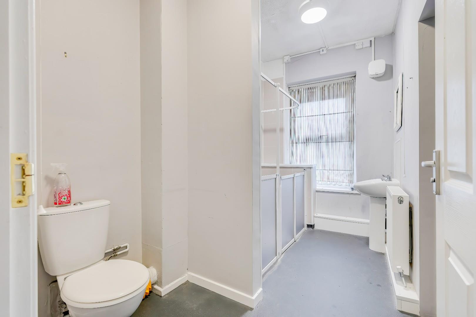 25 Church Avenue, Penarth, CF64 1AZ